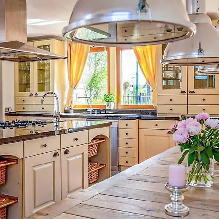 In With Wifi Nyaraló